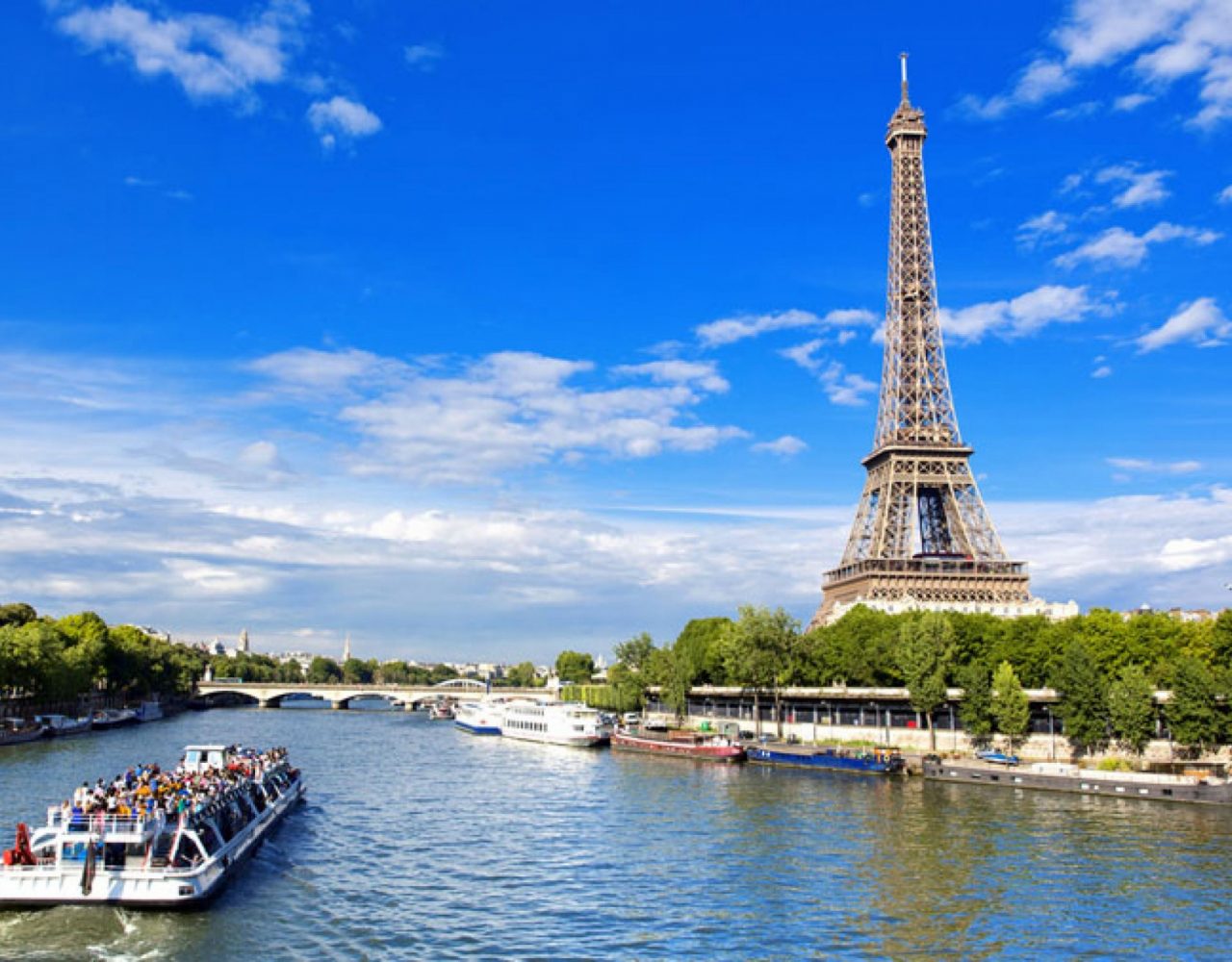Paris Tourisme. Un été entre bronzage, détente et culture.